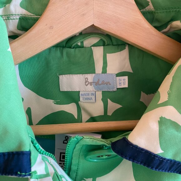 Boden Women's Abstract Pattern Hooded Raincoat - Picture 5 of 6